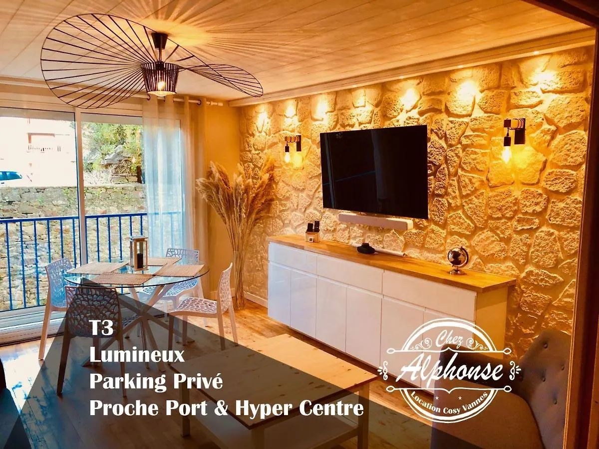 Chez Alphonse : T3 Cosy Et Renove - Proche Du Port contacts